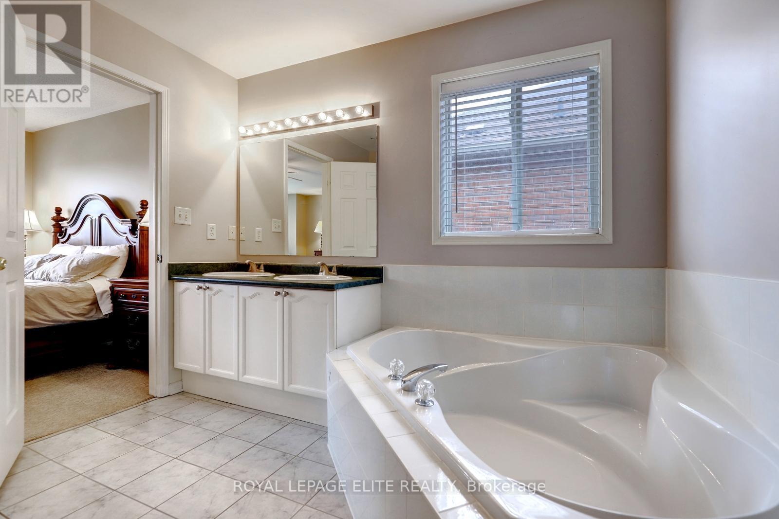 












2342 WOODRIDGE WAY

,
Oakville,




Ontario
L6H6S3

