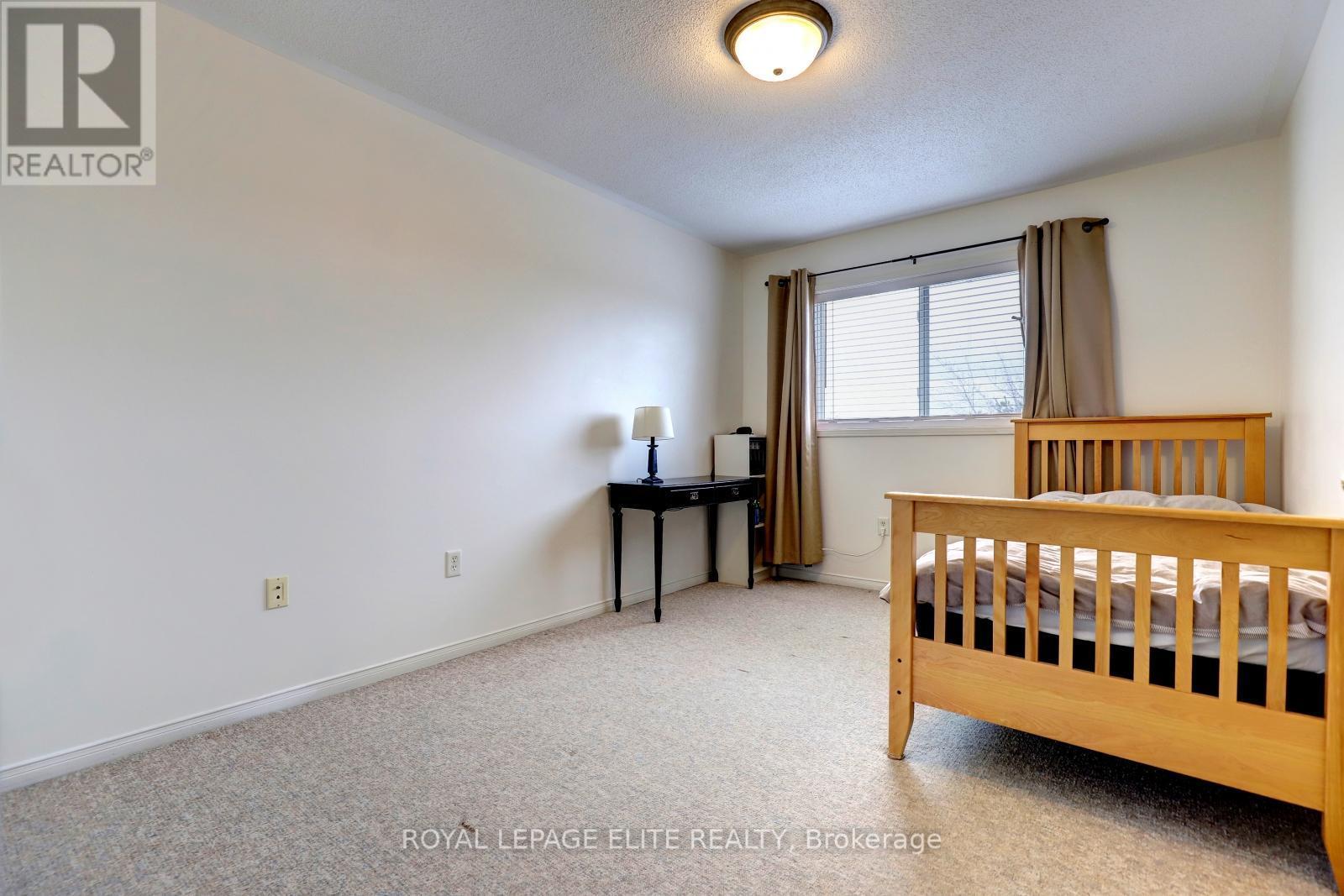 












2342 WOODRIDGE WAY

,
Oakville,




Ontario
L6H6S3

