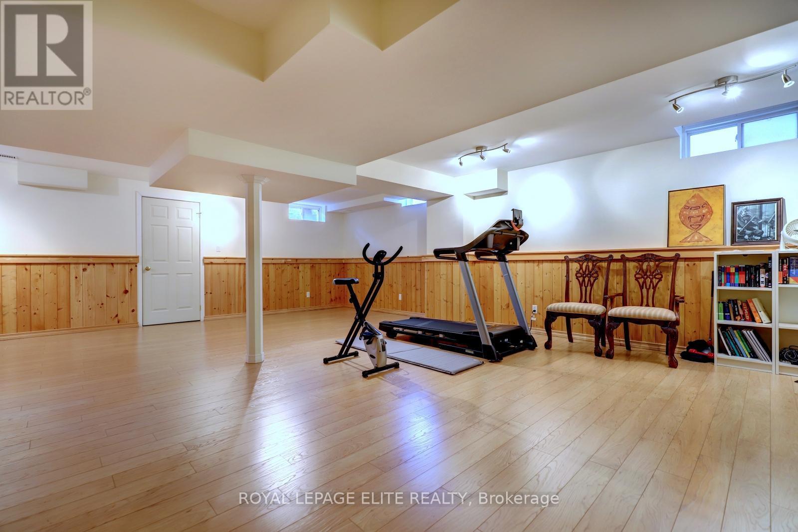 












2342 WOODRIDGE WAY

,
Oakville,




Ontario
L6H6S3

