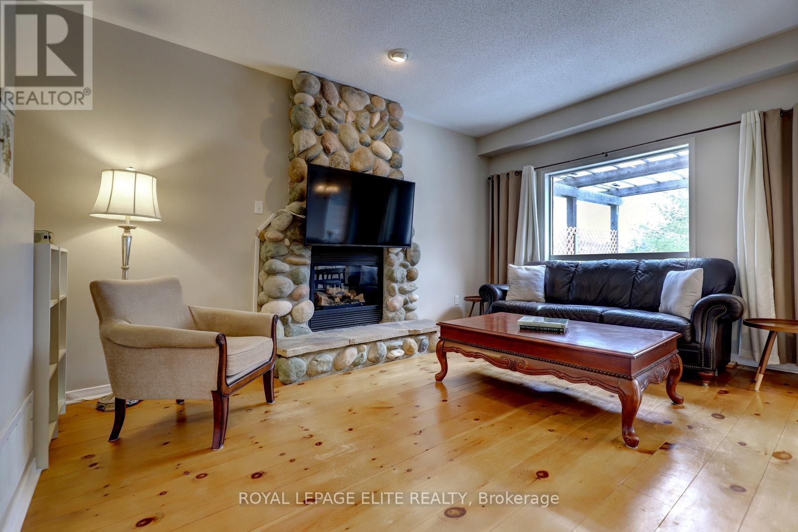 












2342 WOODRIDGE WAY

,
Oakville,




Ontario
L6H6S3


