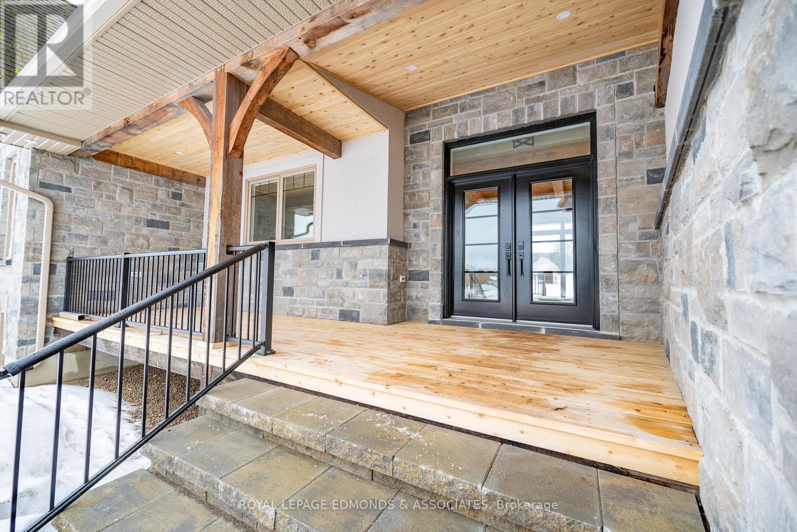 












14 FAIRWAY DRIVE N

,
Petawawa,




Ontario
K8A8N2

