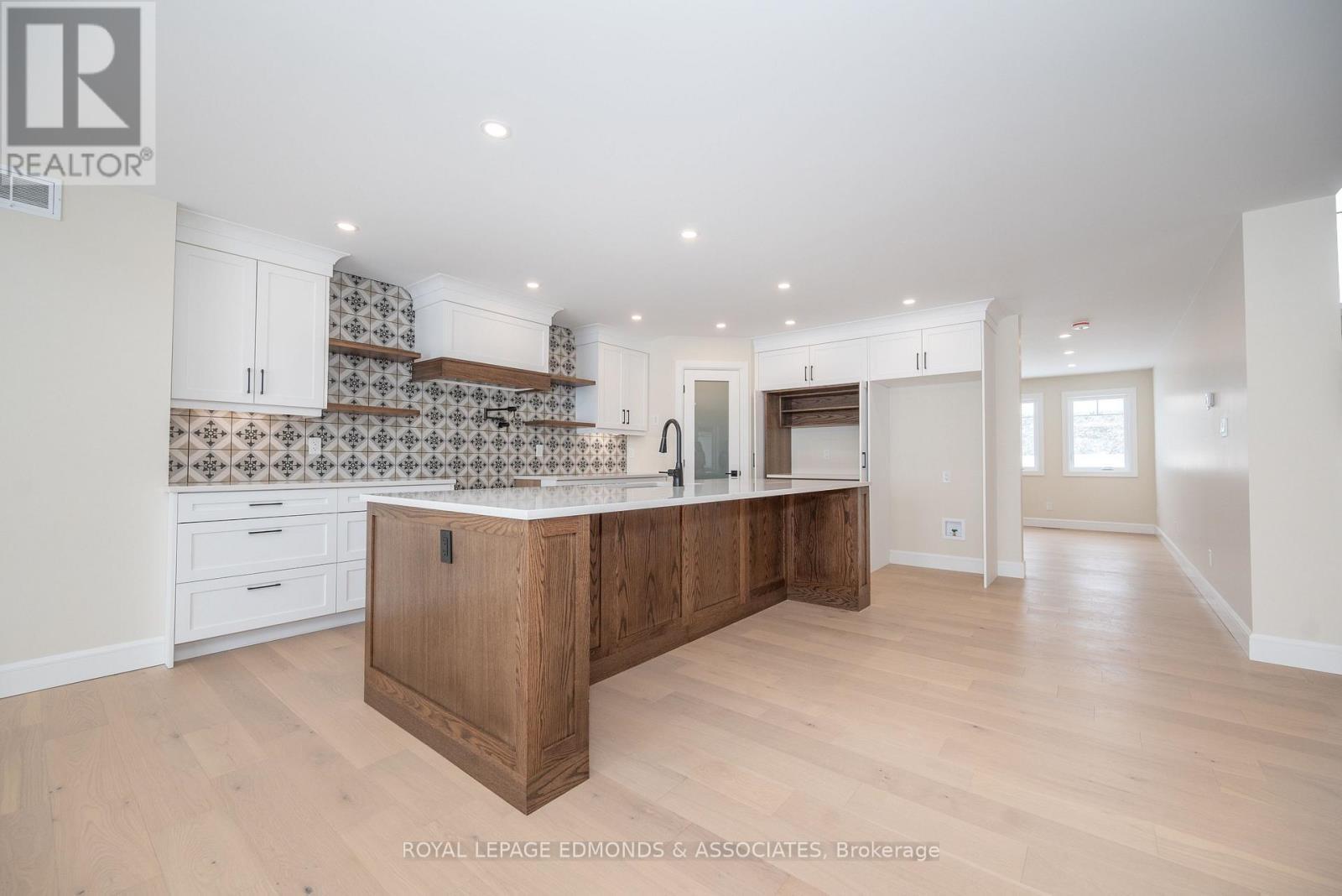 












14 FAIRWAY DRIVE N

,
Petawawa,




Ontario
K8A8N2

