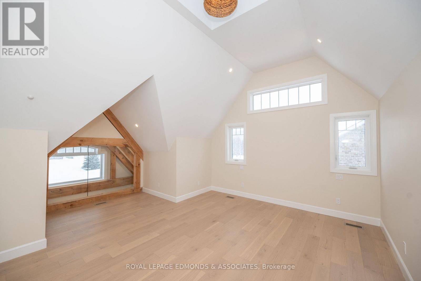 












14 FAIRWAY DRIVE N

,
Petawawa,




Ontario
K8A8N2

