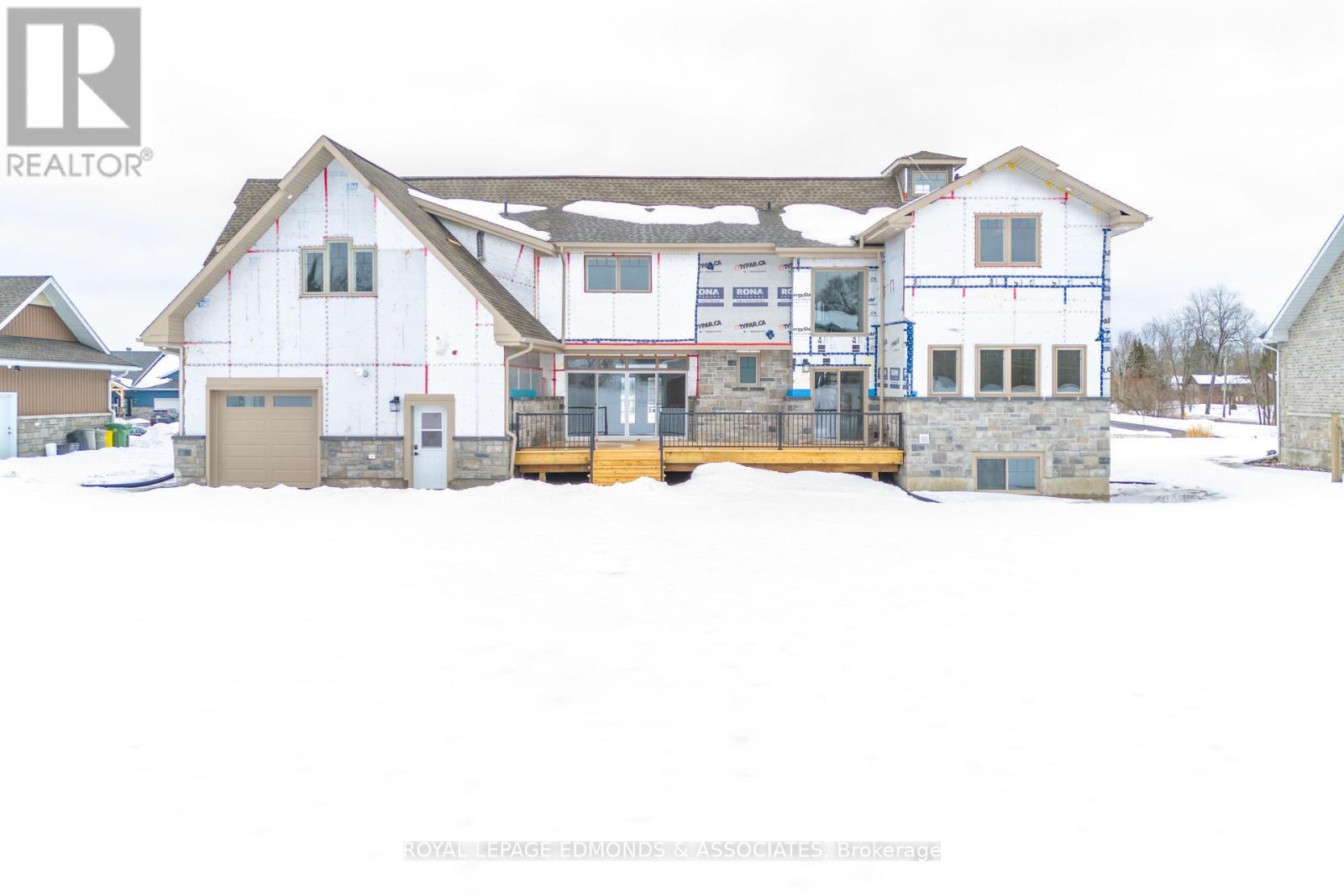 












14 FAIRWAY DRIVE N

,
Petawawa,




Ontario
K8A8N2

