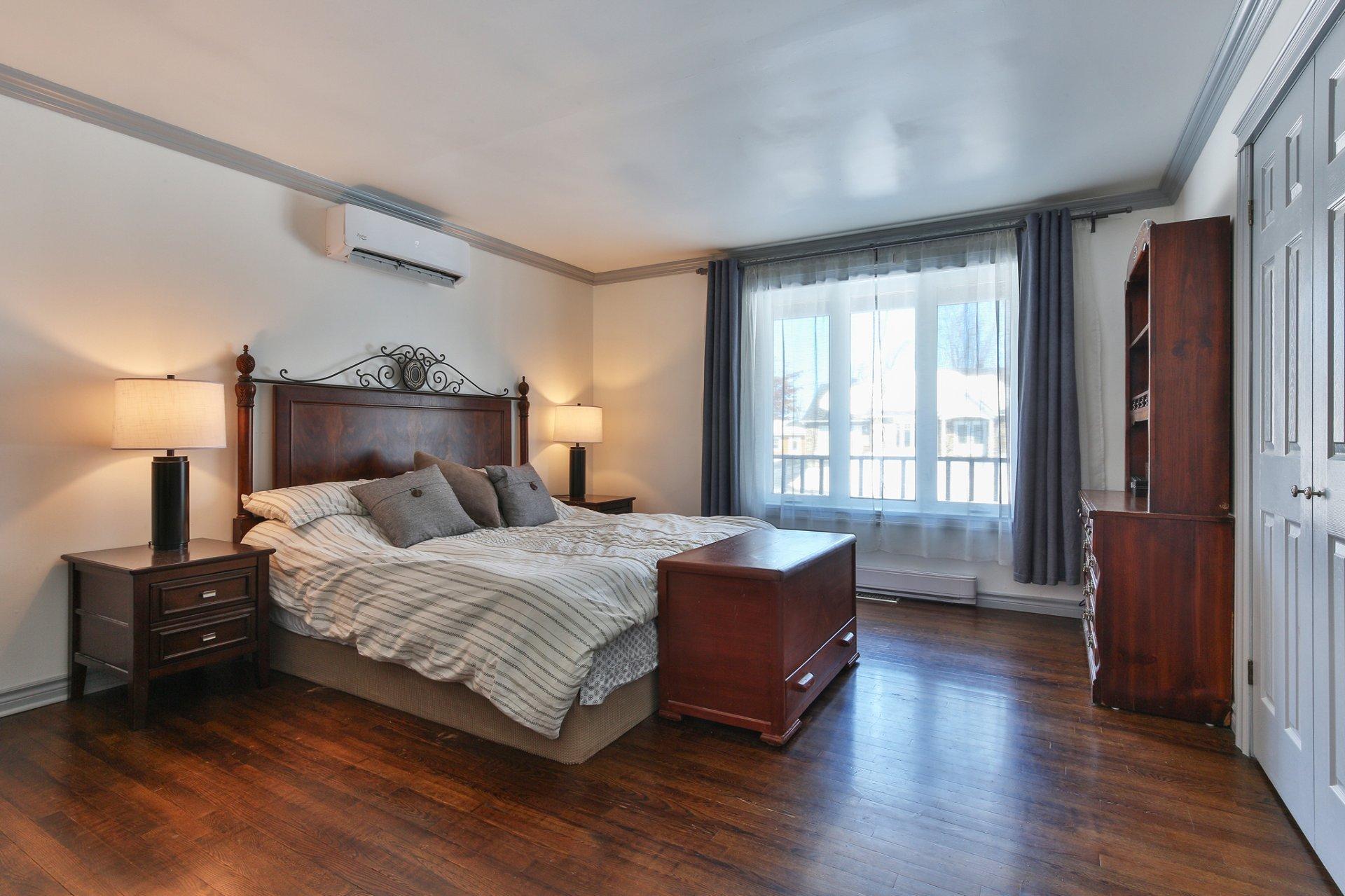 









4451


Rue René-Dumas

,
Carignan,




QC
J3L4A7

