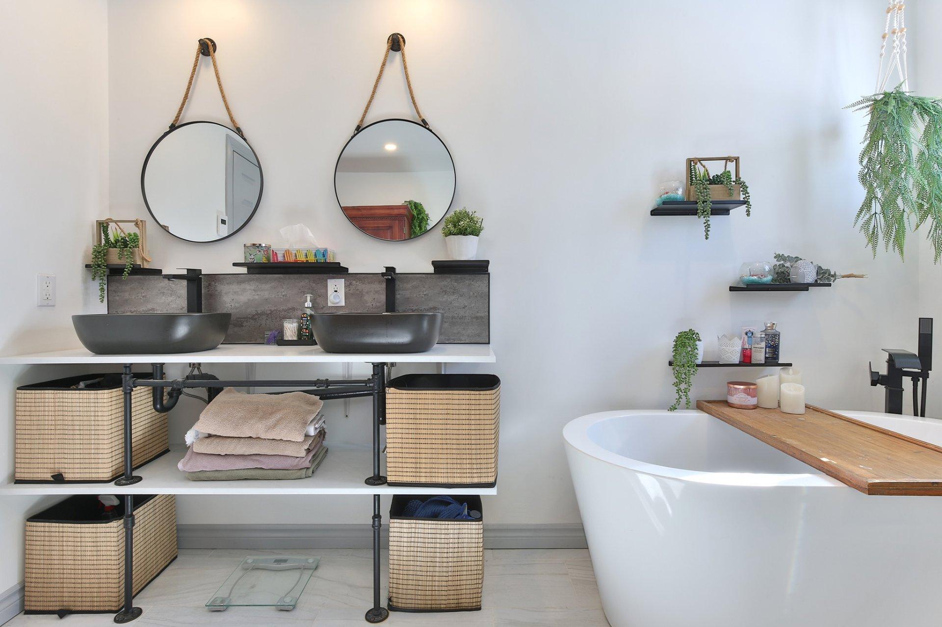 









4451


Rue René-Dumas

,
Carignan,




QC
J3L4A7

