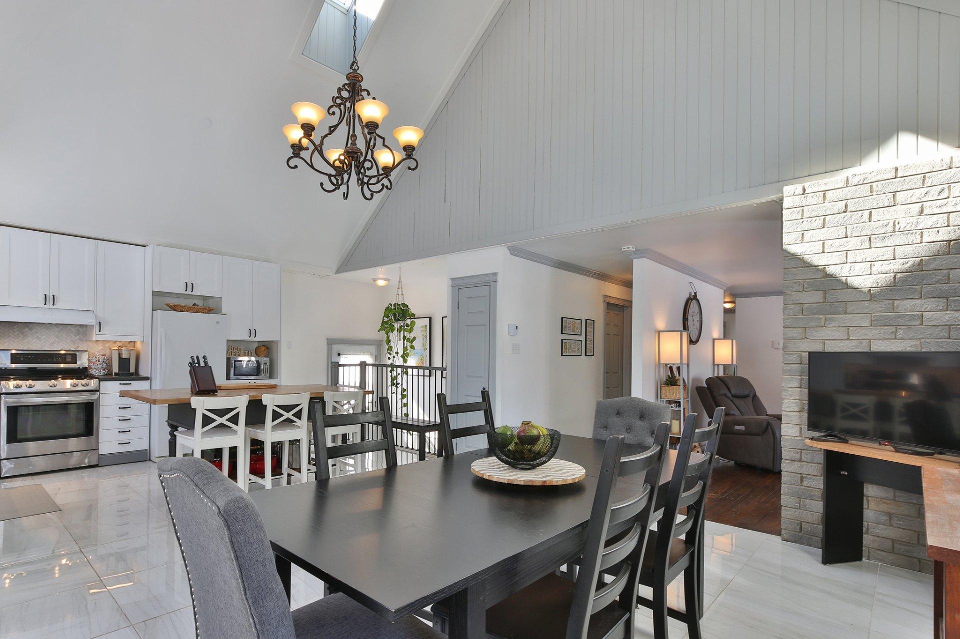 









4451


Rue René-Dumas

,
Carignan,




QC
J3L4A7

