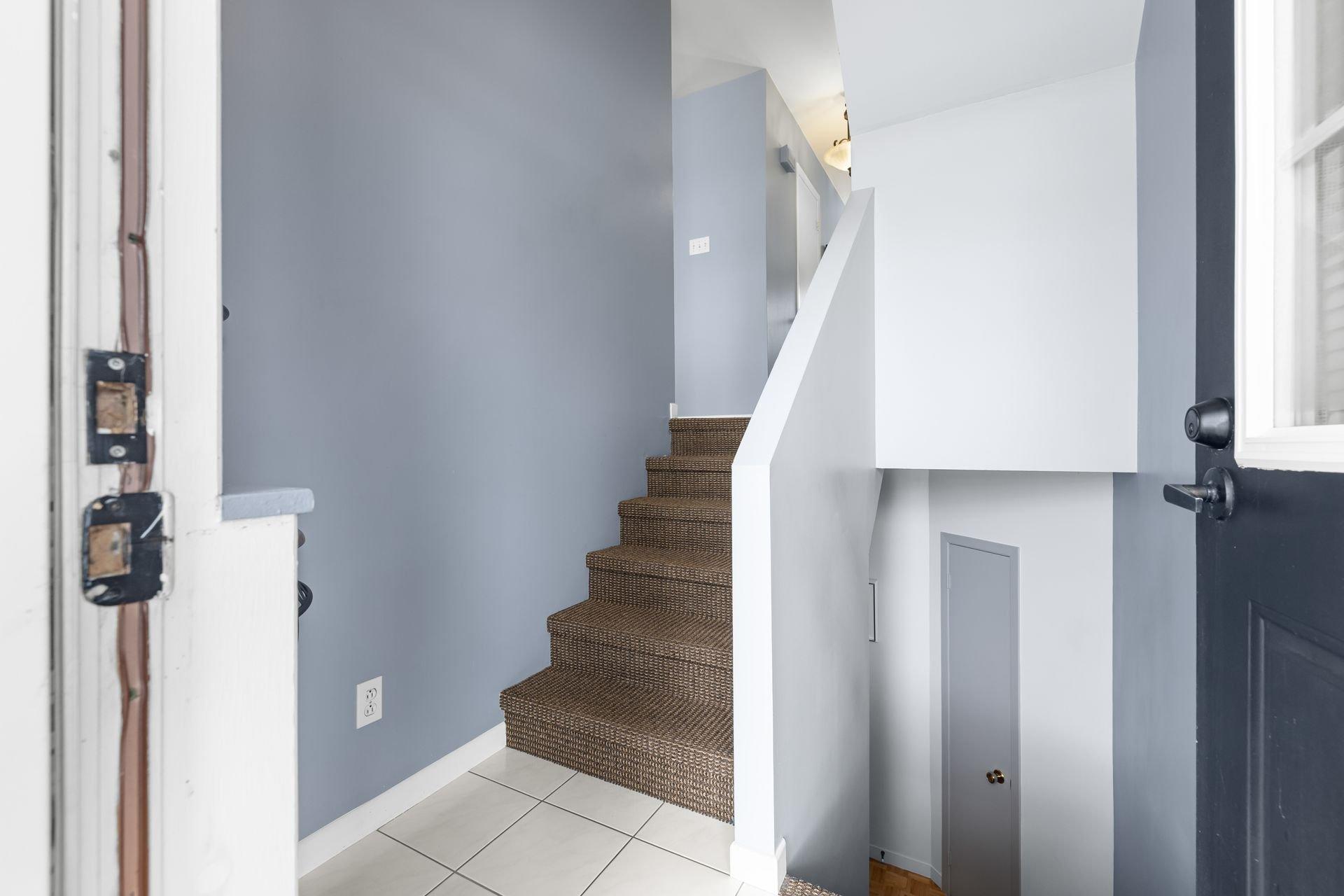 









1012


Rue Principale

,
Saint-Agapit,




QC
G0S1Z0

