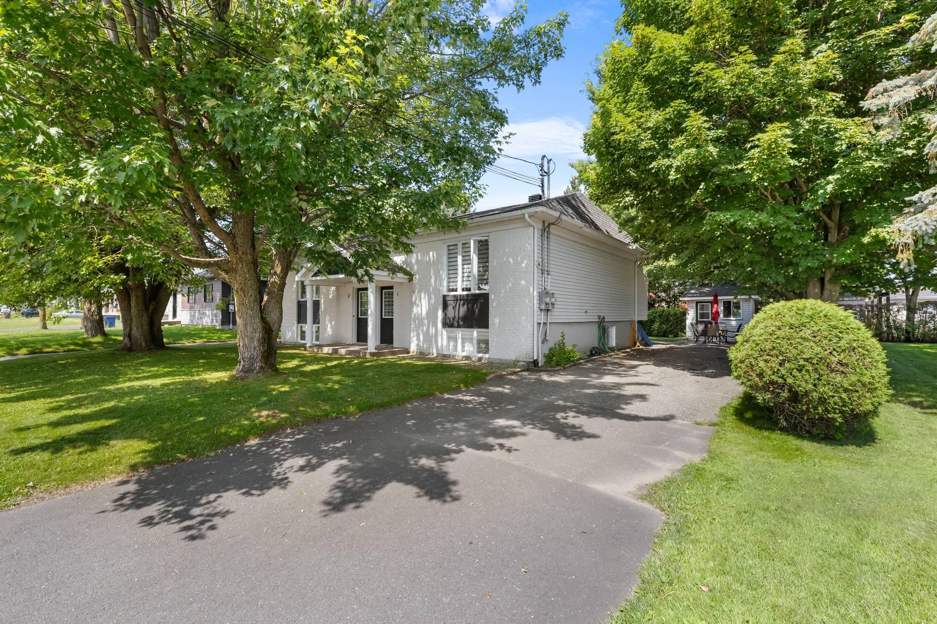 









1012


Rue Principale

,
Saint-Agapit,




QC
G0S1Z0

