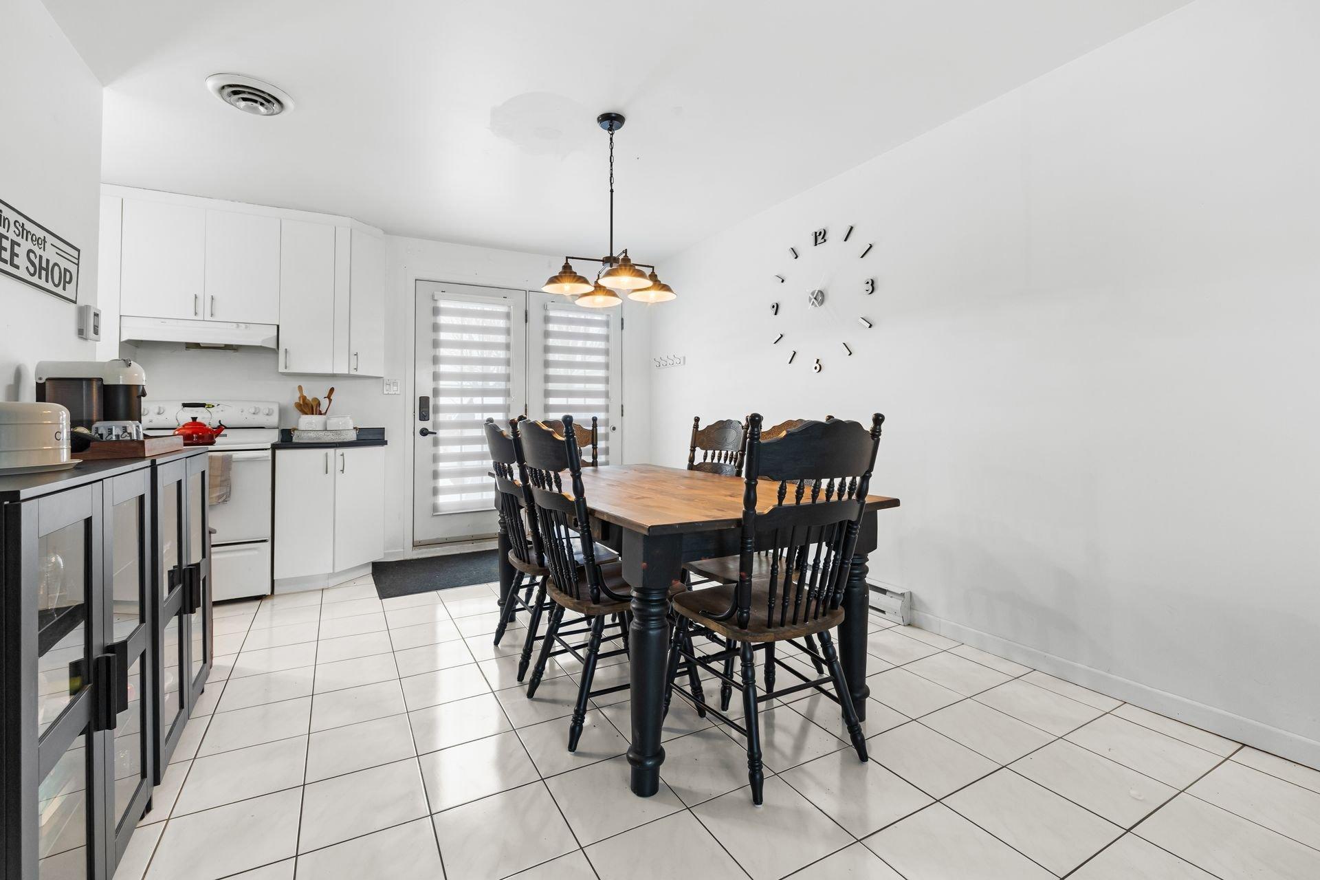 









1012


Rue Principale

,
Saint-Agapit,




QC
G0S1Z0

