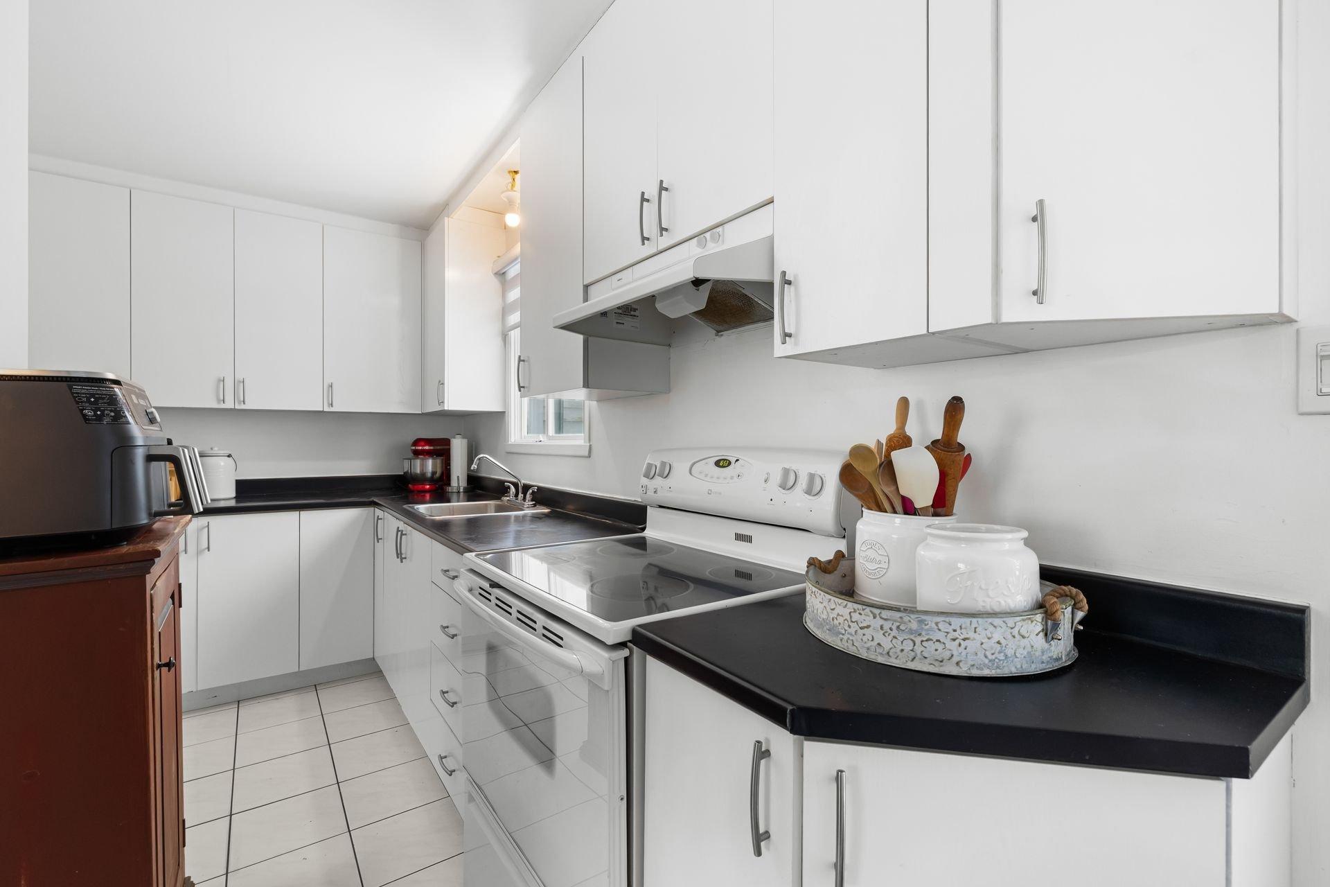 









1012


Rue Principale

,
Saint-Agapit,




QC
G0S1Z0

