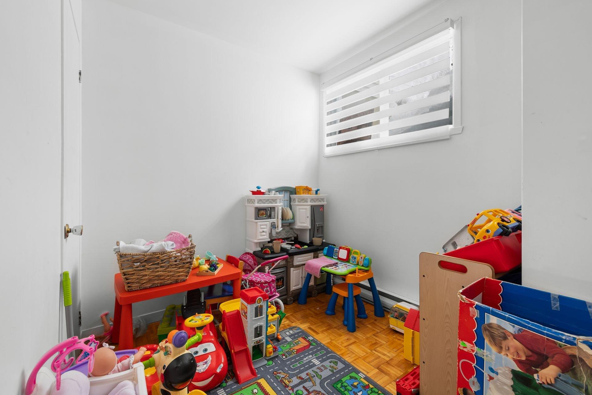 









1012


Rue Principale

,
Saint-Agapit,




QC
G0S1Z0

