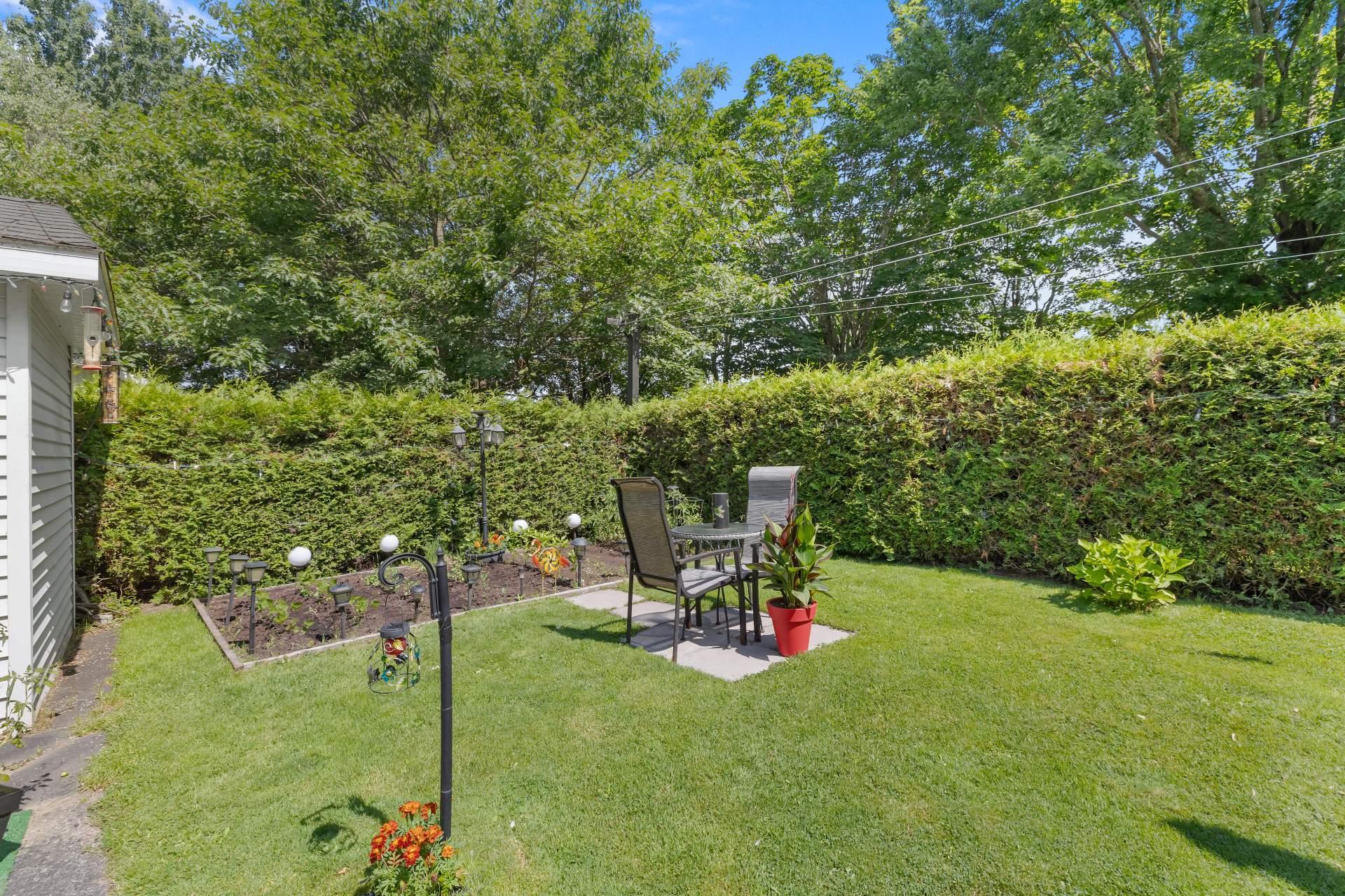 









1012


Rue Principale

,
Saint-Agapit,




QC
G0S1Z0

