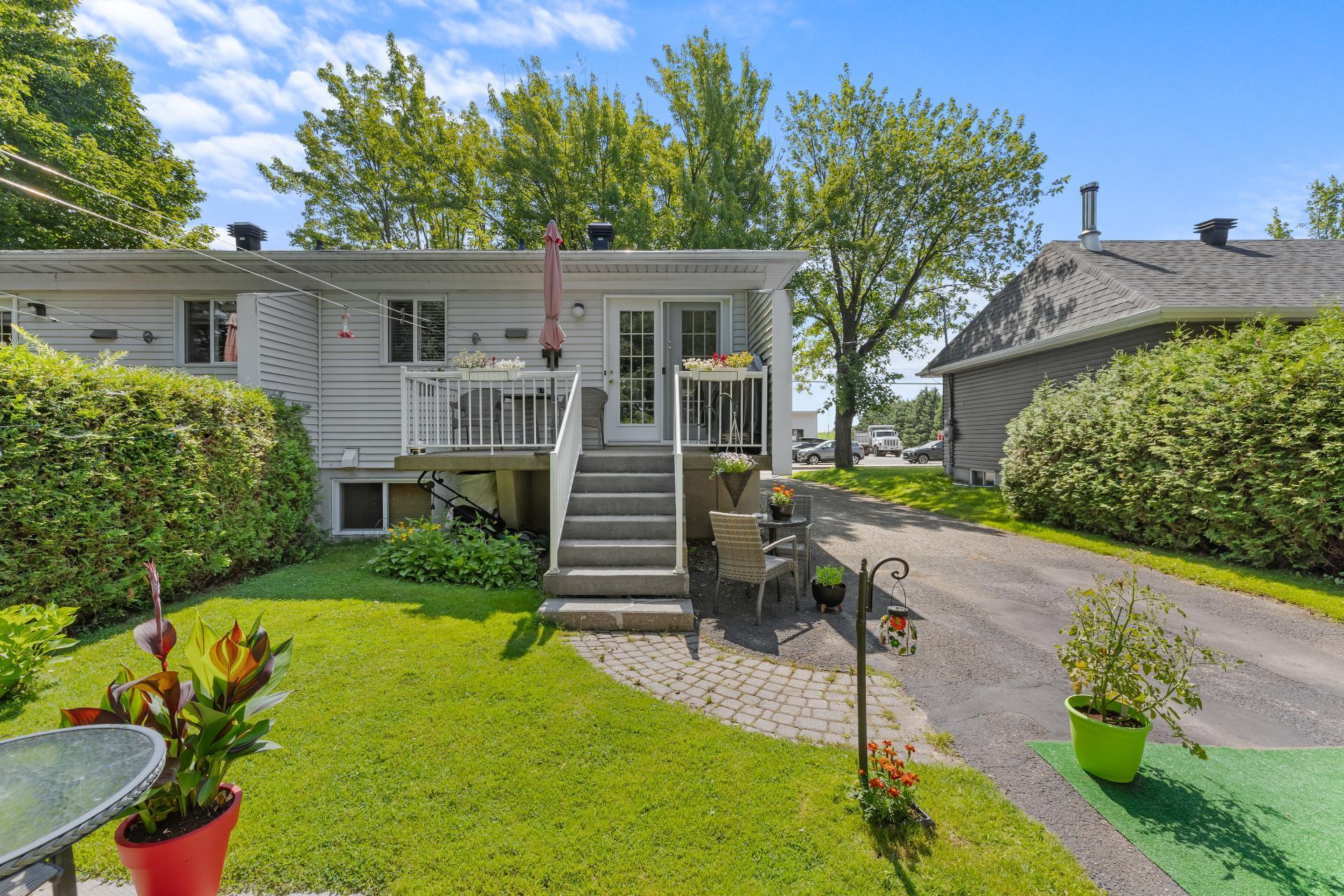 









1012


Rue Principale

,
Saint-Agapit,




QC
G0S1Z0

