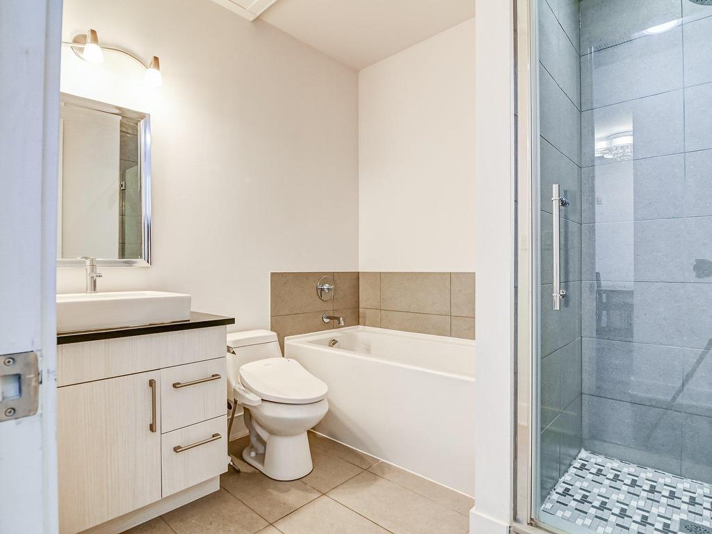 









1225


Boul. Robert-Bourassa

, 704,
Montréal (Ville-Marie),




QC
H3B9A9

