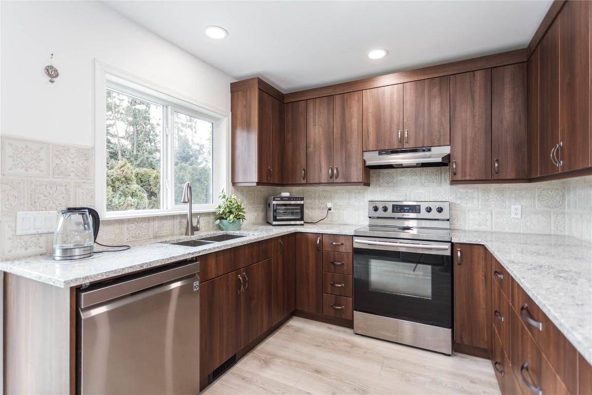 









2250


Linea

Crescent,
Lumby,




BC
V0E 2G0

