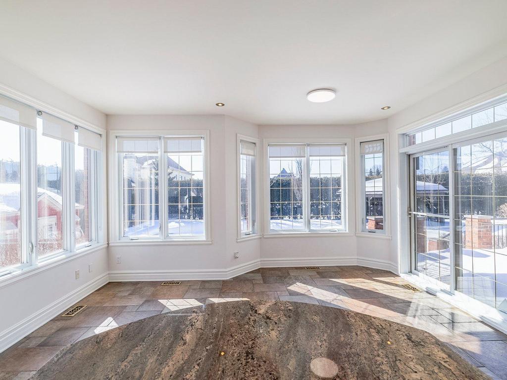 









3695


Rue de Loreto

,
Brossard,




QC
J4Y3G6

