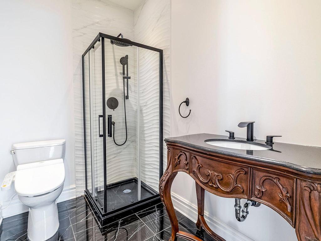









3695


Rue de Loreto

,
Brossard,




QC
J4Y3G6

