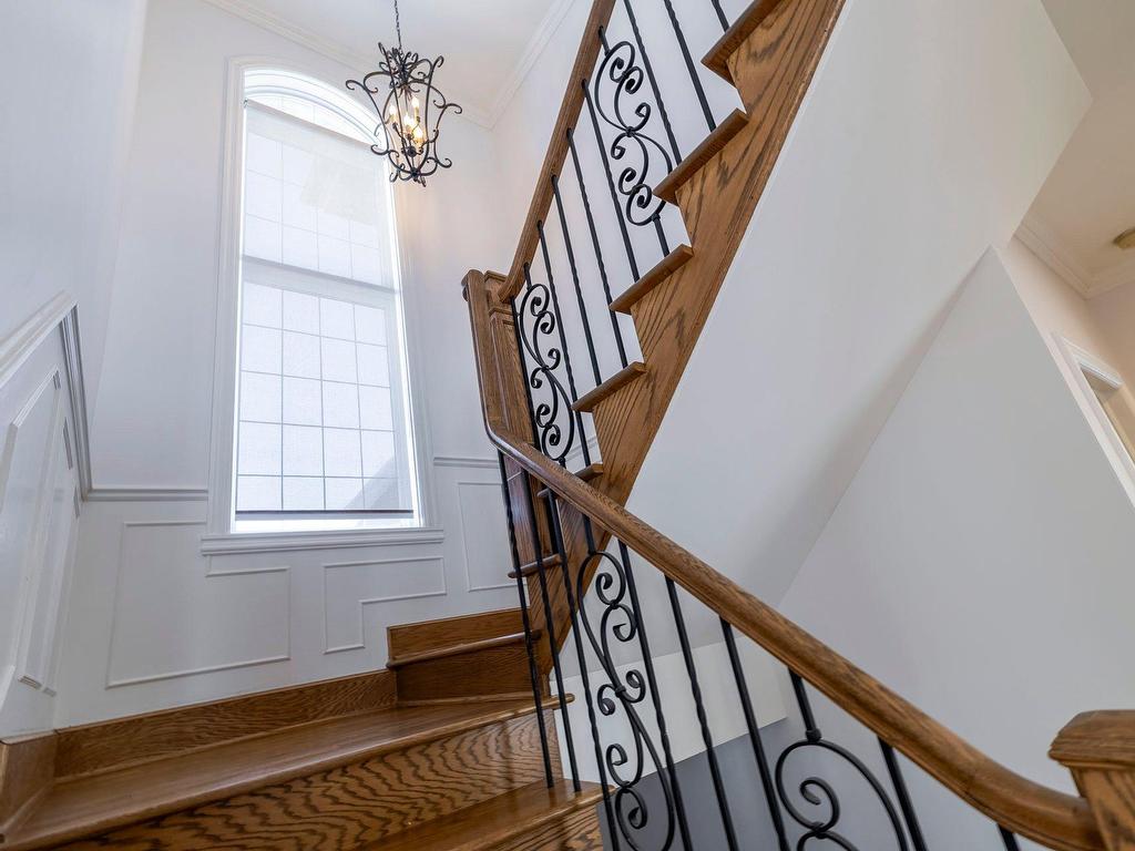 









3695


Rue de Loreto

,
Brossard,




QC
J4Y3G6

