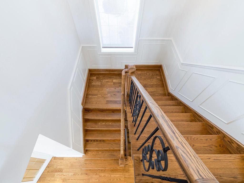 









3695


Rue de Loreto

,
Brossard,




QC
J4Y3G6

