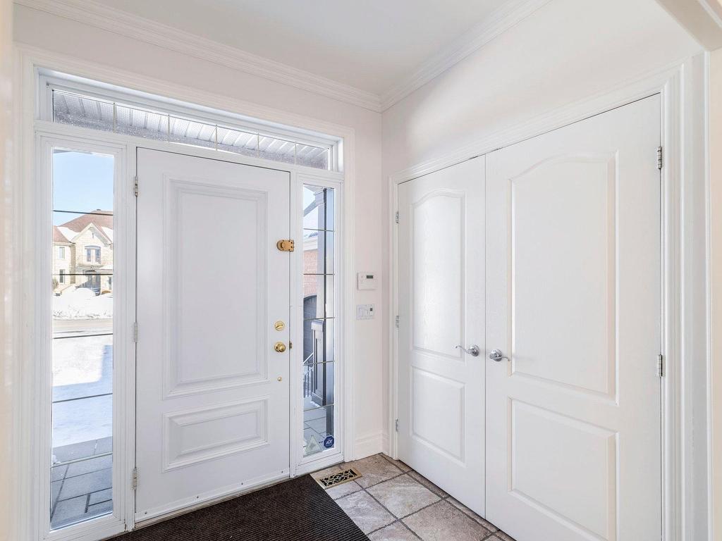 









3695


Rue de Loreto

,
Brossard,




QC
J4Y3G6

