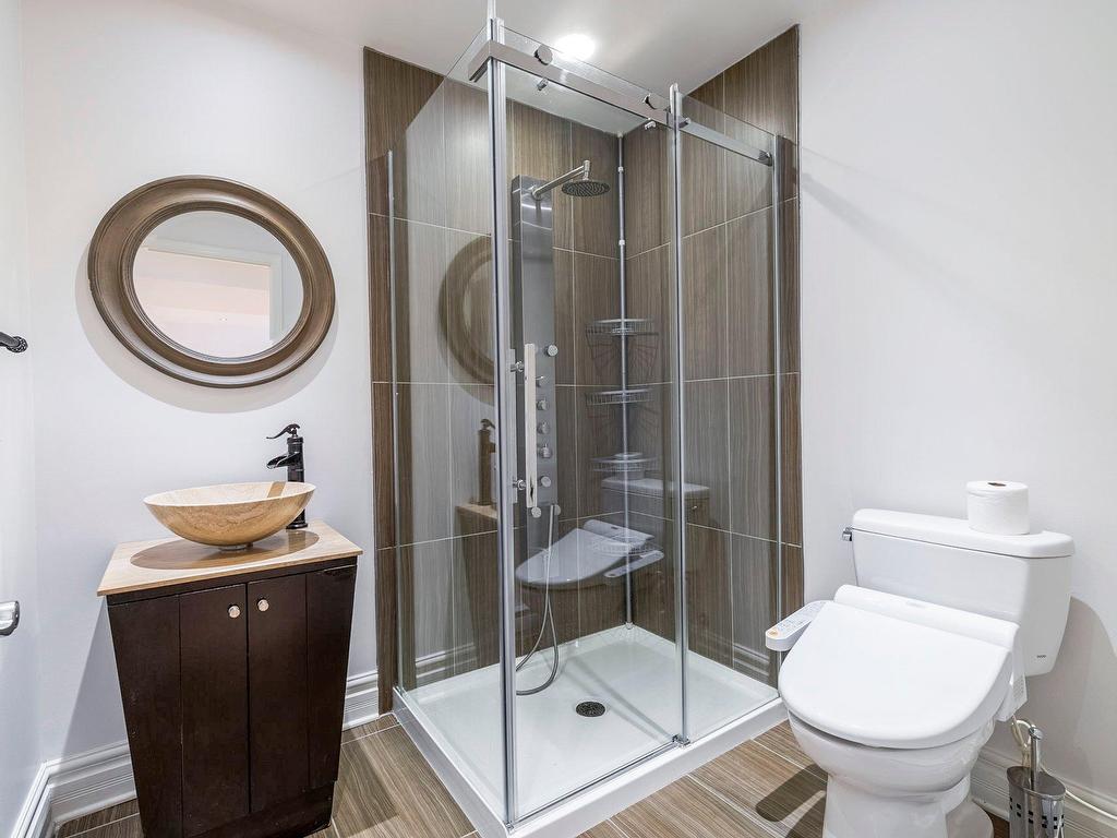 









3695


Rue de Loreto

,
Brossard,




QC
J4Y3G6

