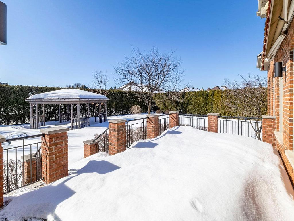 









3695


Rue de Loreto

,
Brossard,




QC
J4Y3G6

