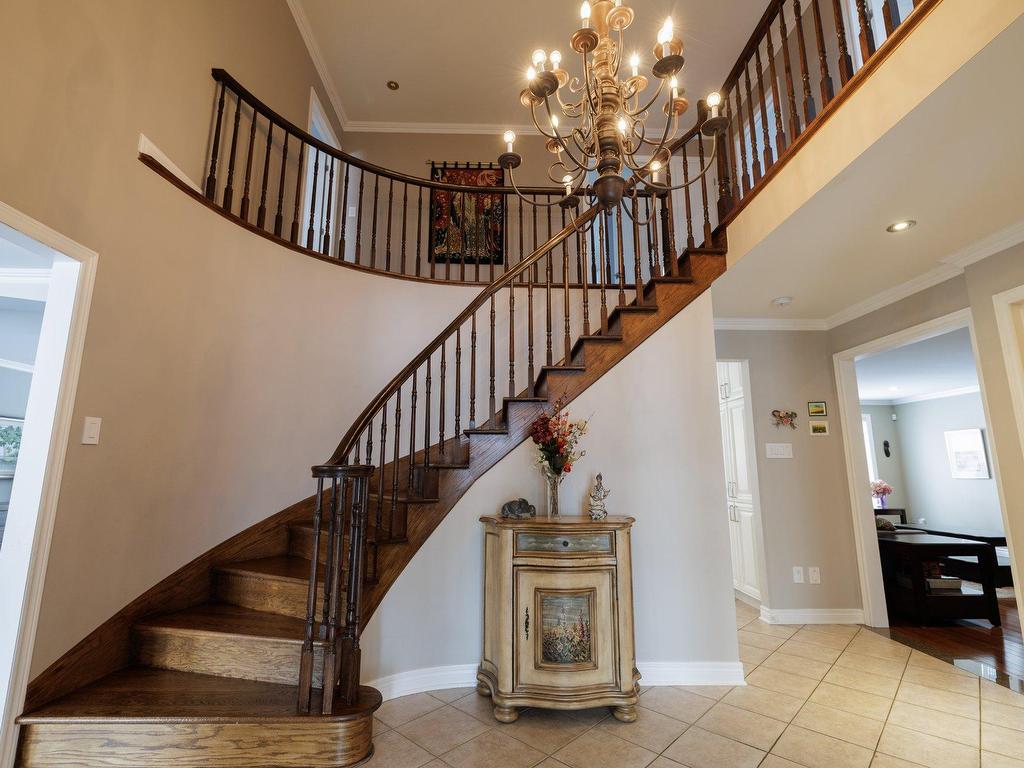 









182


Rue Houde

,
Kirkland,




QC
H9J4B1

