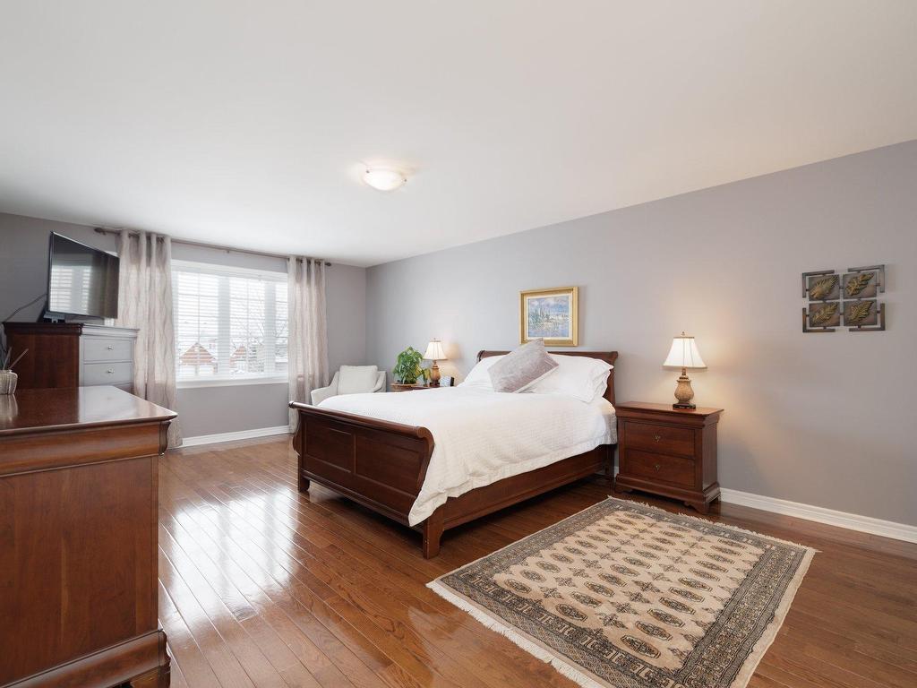 









182


Rue Houde

,
Kirkland,




QC
H9J4B1

