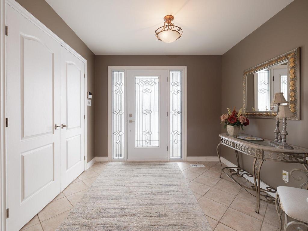 









182


Rue Houde

,
Kirkland,




QC
H9J4B1

