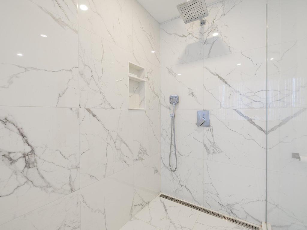 









182


Rue Houde

,
Kirkland,




QC
H9J4B1

