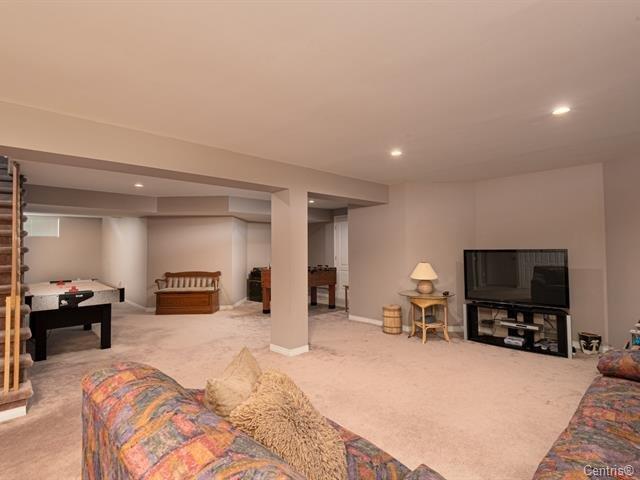 









182


Rue Houde

,
Kirkland,




QC
H9J4B1

