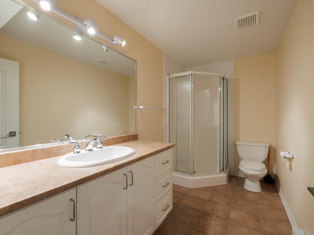 









182


Rue Houde

,
Kirkland,




QC
H9J4B1

