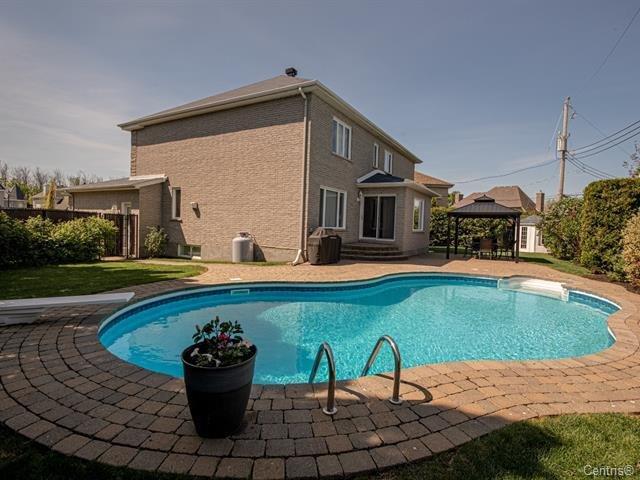 









182


Rue Houde

,
Kirkland,




QC
H9J4B1


