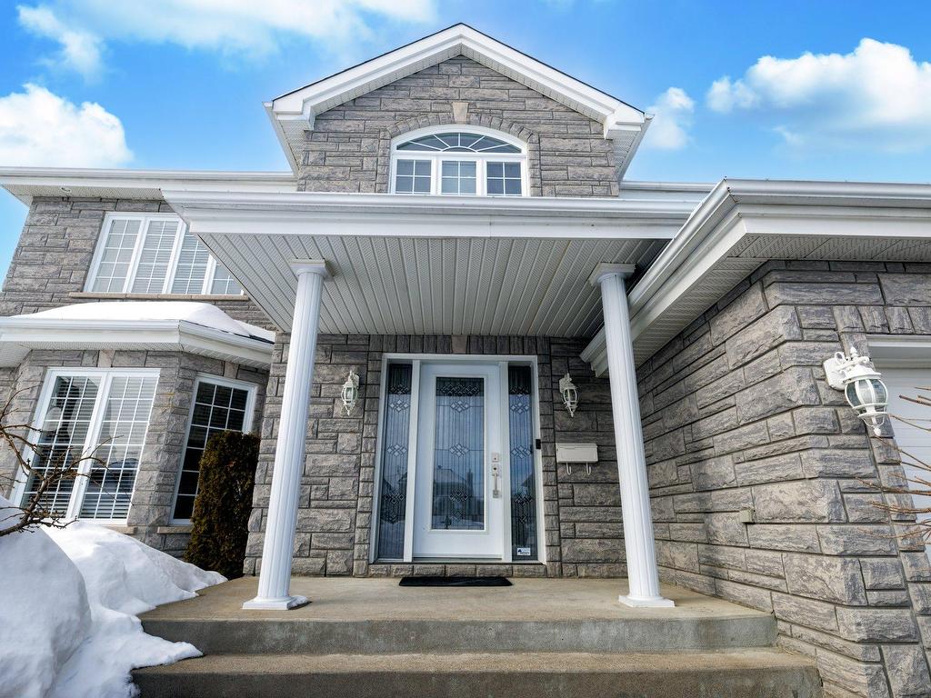 









182


Rue Houde

,
Kirkland,




QC
H9J4B1

