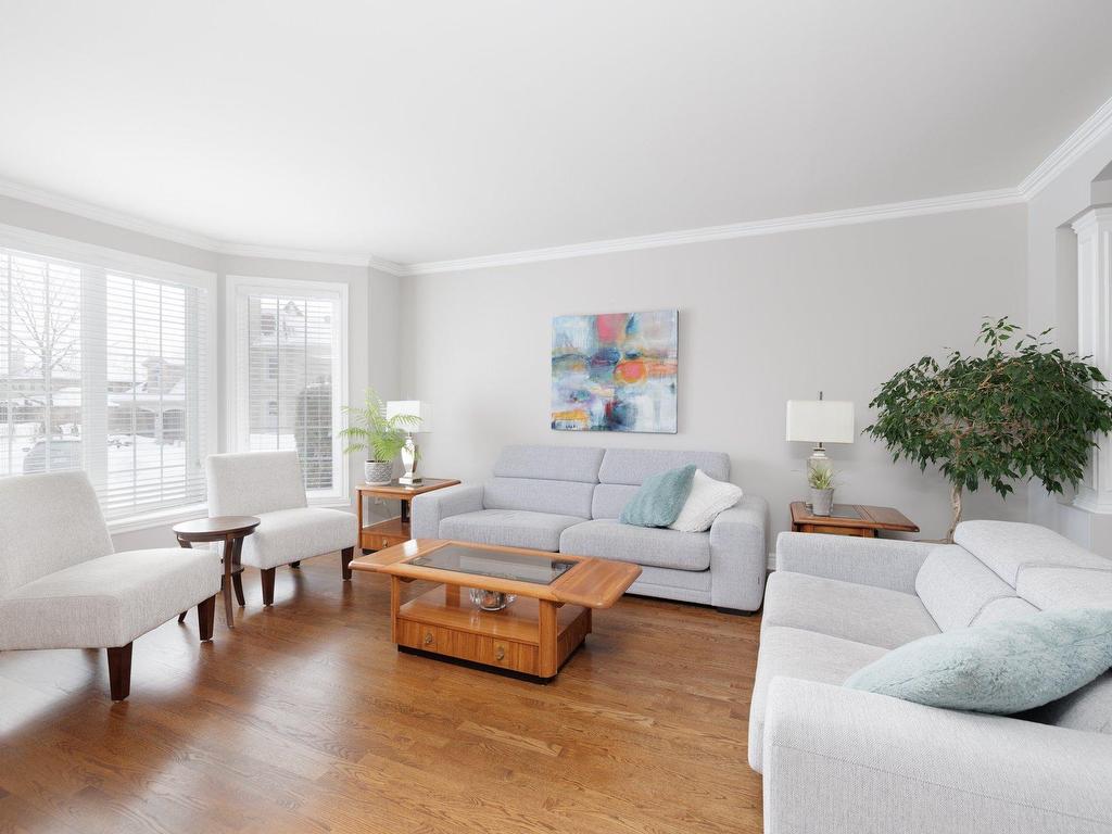 









182


Rue Houde

,
Kirkland,




QC
H9J4B1

