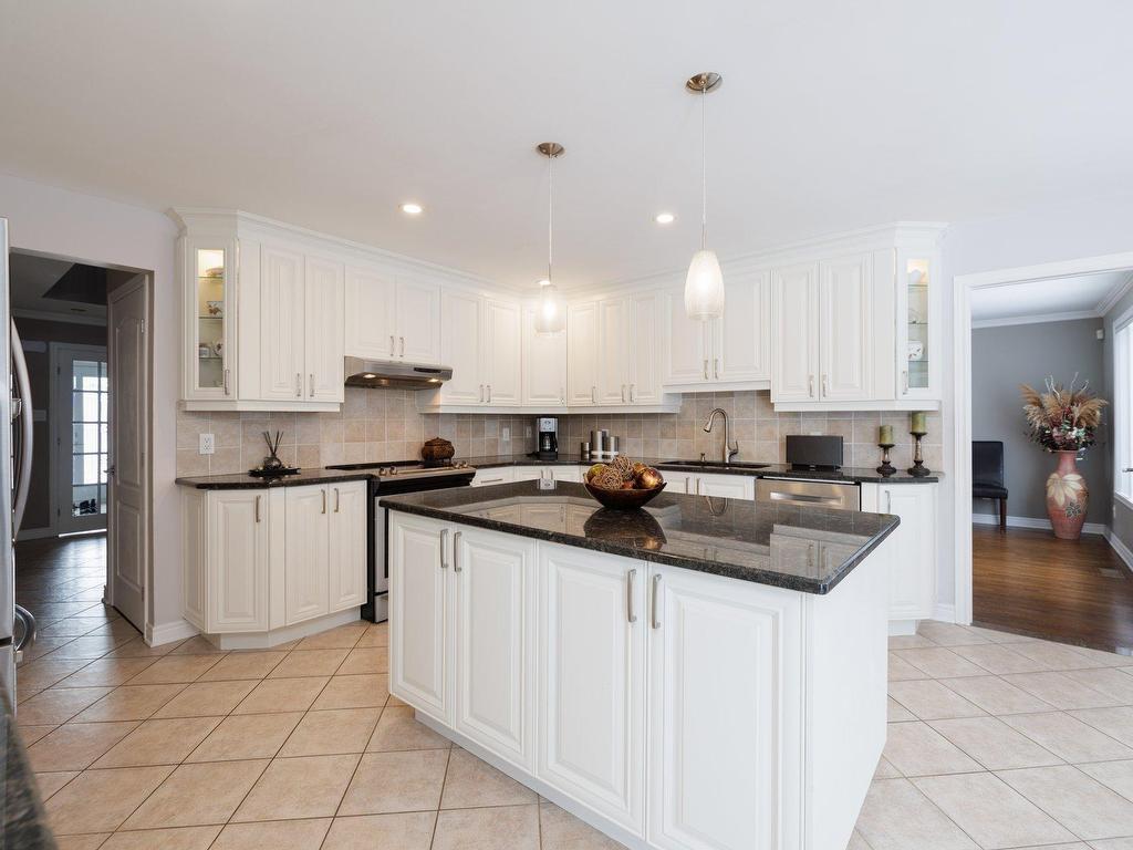 









182


Rue Houde

,
Kirkland,




QC
H9J4B1

