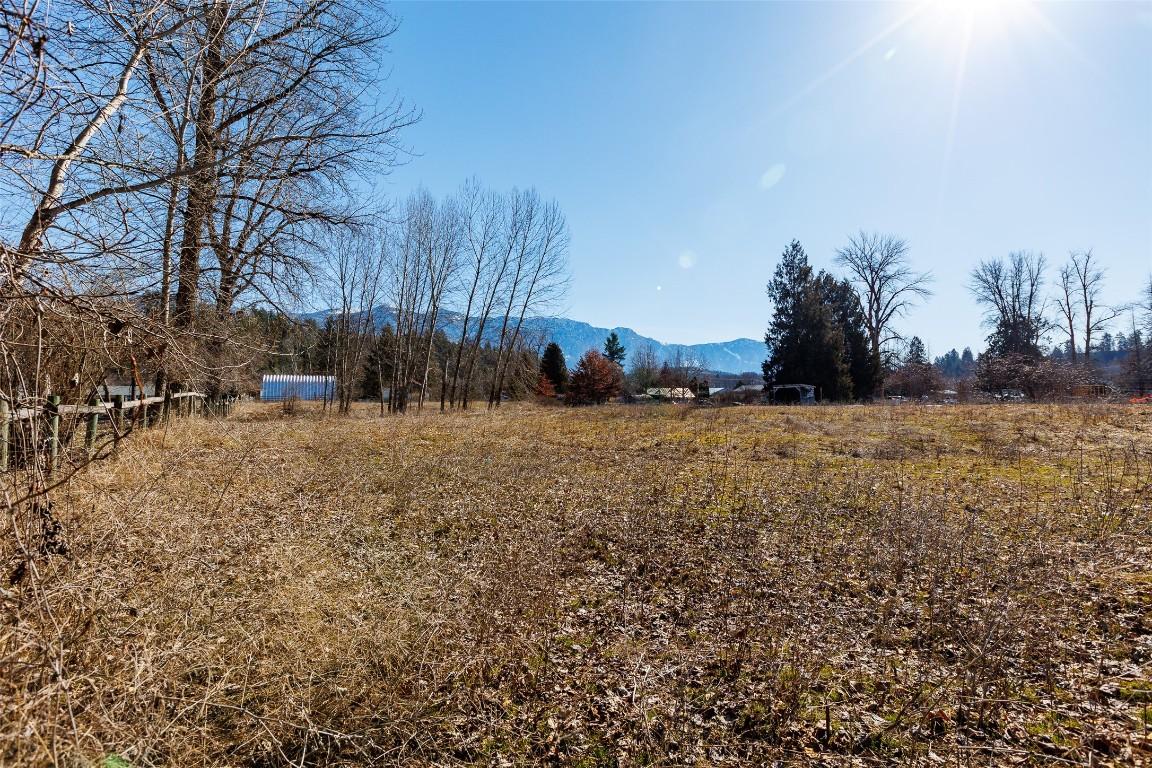 









1117


15th

Avenue,
Creston,




BC
V0B 1G1

