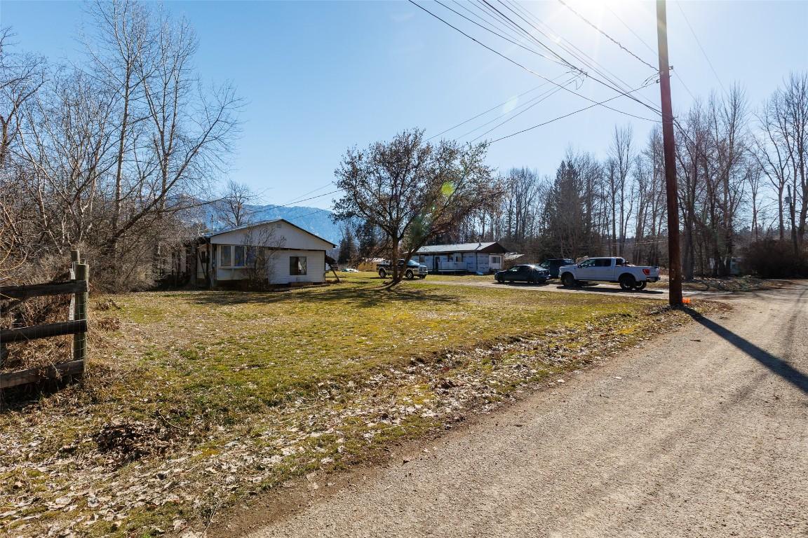 









1117


15th

Avenue,
Creston,




BC
V0B 1G1


