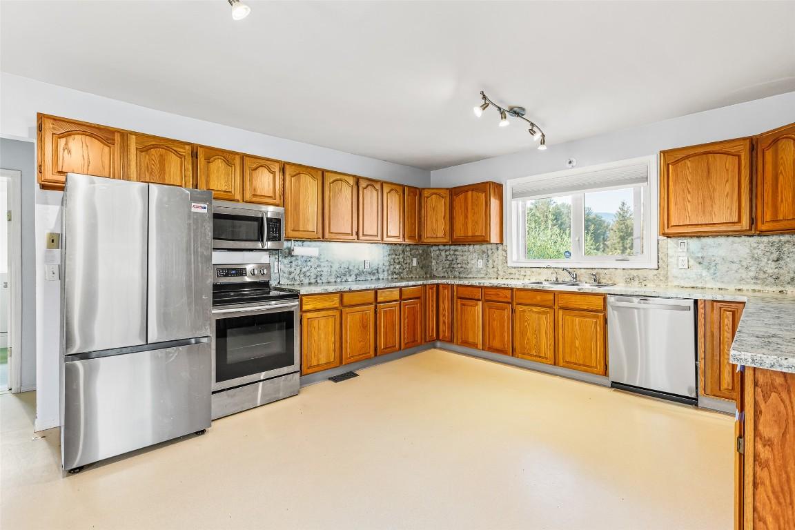 









1117


15th

Avenue,
Creston,




BC
V0B 1G1

