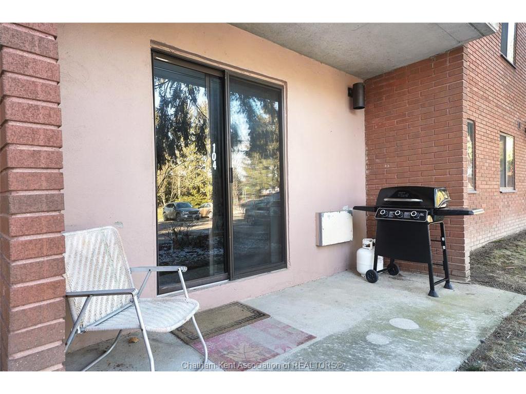 









925


Grand

Avenue, 104,
Chatham,




ON
N7L 4Z1

