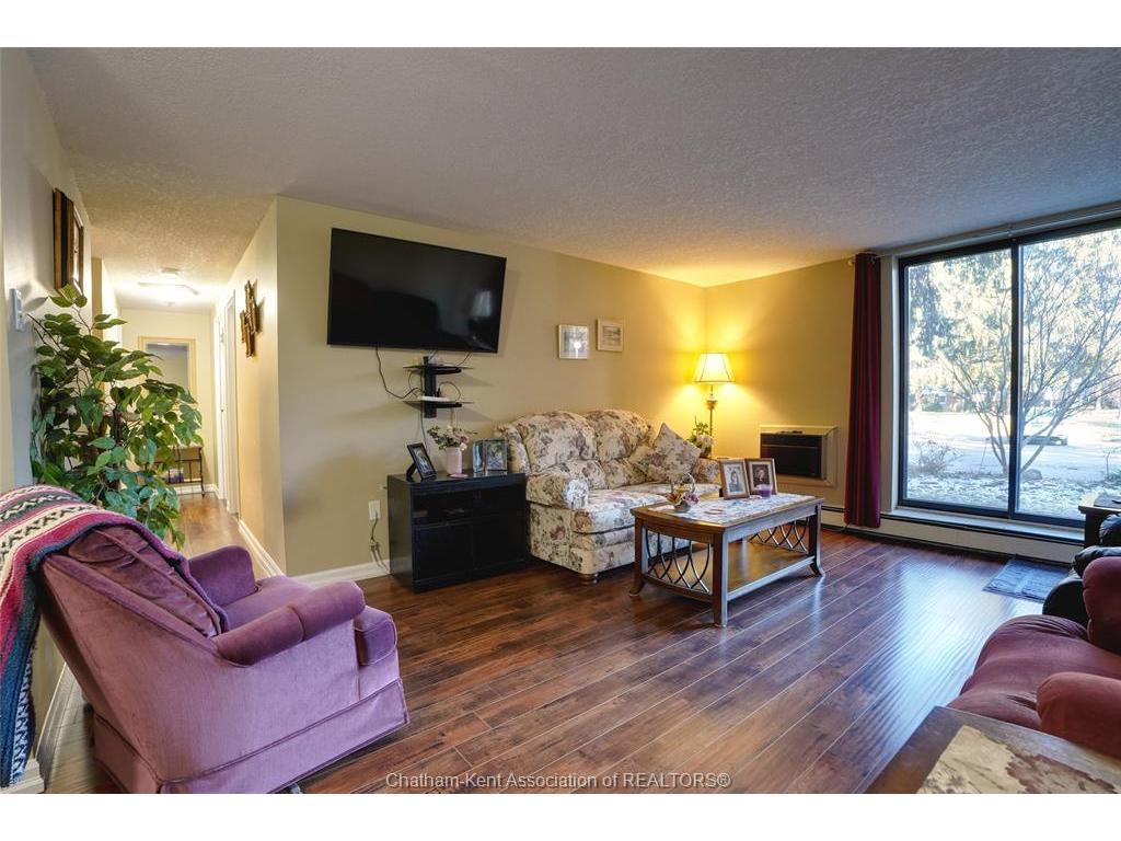 









925


Grand

Avenue, 104,
Chatham,




ON
N7L 4Z1

