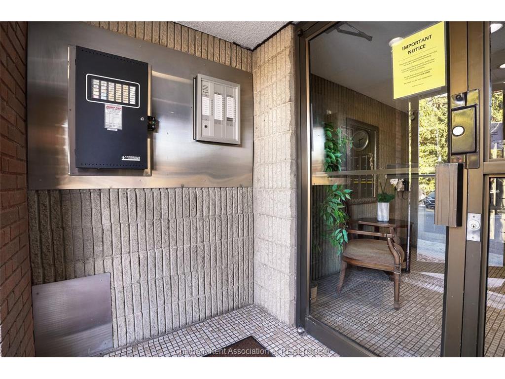 









925


Grand

Avenue, 104,
Chatham,




ON
N7L 4Z1

