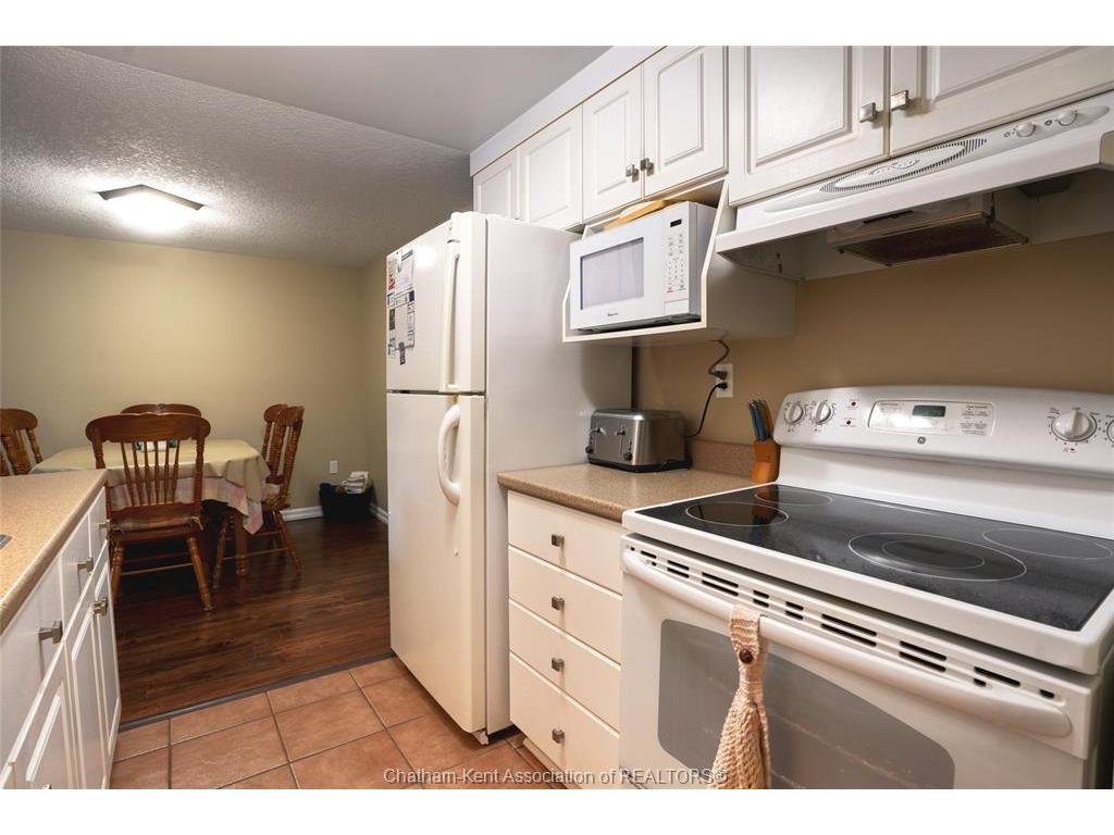 









925


Grand

Avenue, 104,
Chatham,




ON
N7L 4Z1

