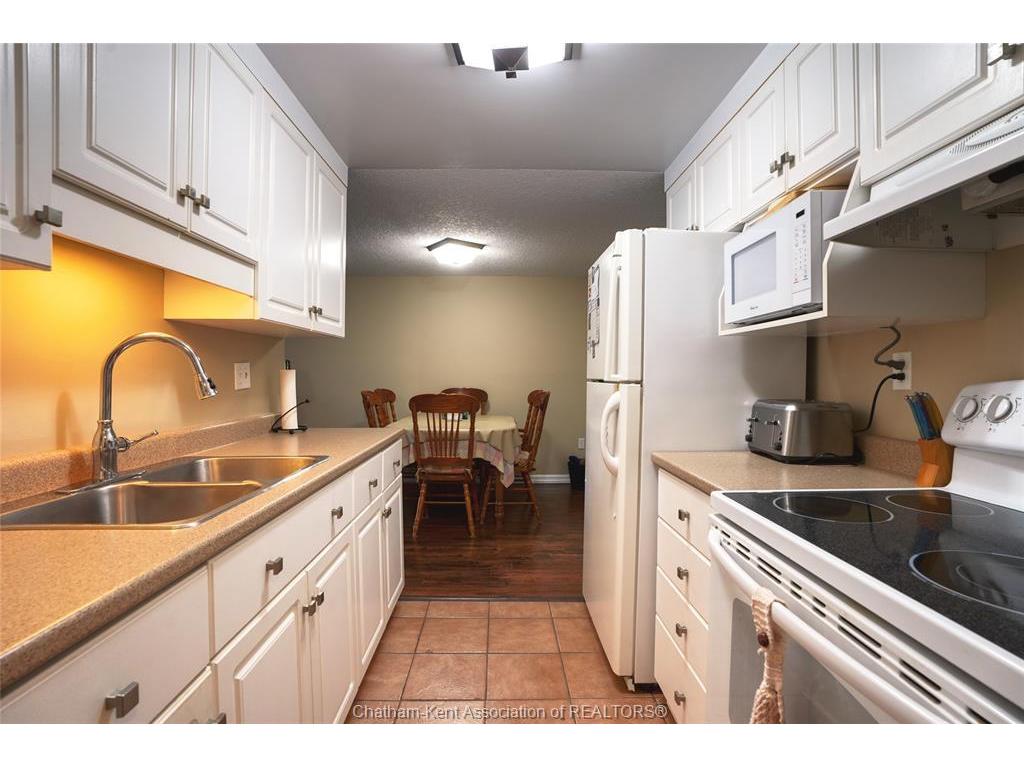 









925


Grand

Avenue, 104,
Chatham,




ON
N7L 4Z1

