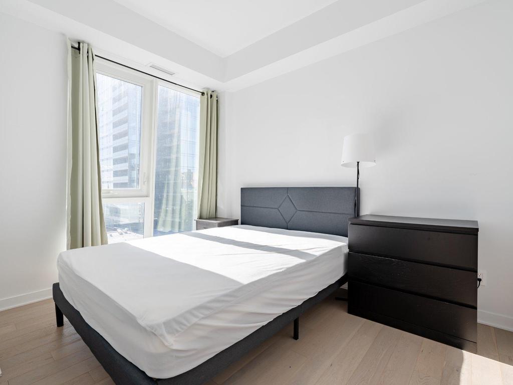 









1160


Rue MacKay

, 2005,
Montréal (Ville-Marie),




QC
H3G0G8

