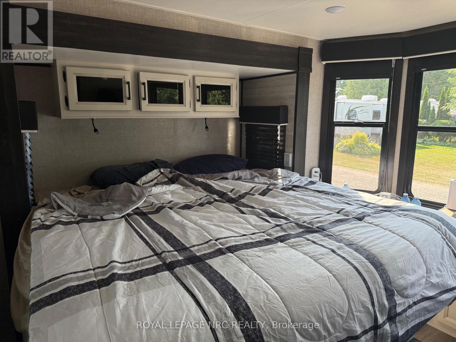 












4 DOGWOOD STREET

,
Otonabee-South Monaghan,




Ontario
K9J6Y3

