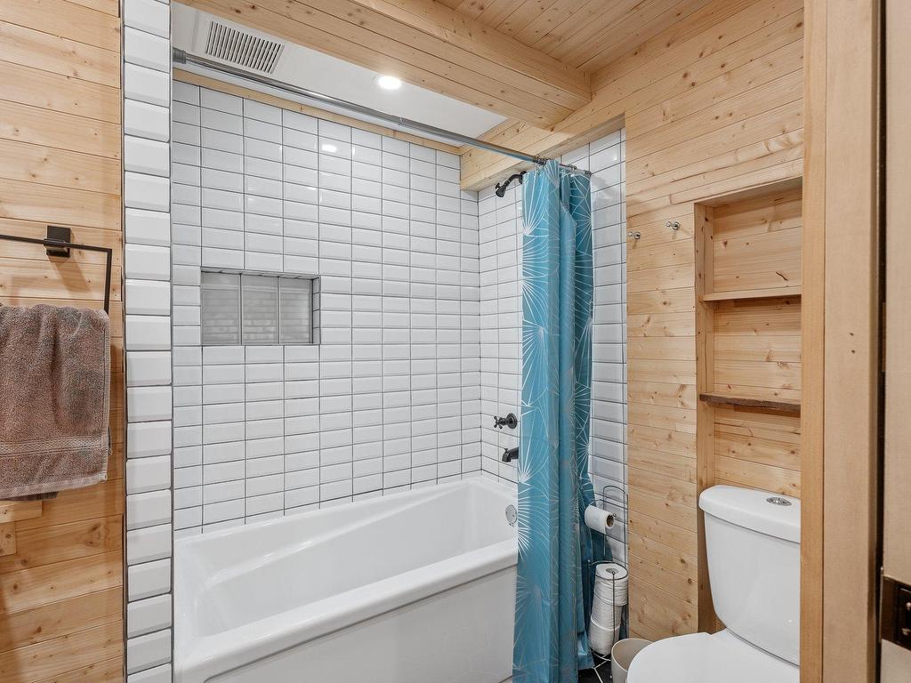 









431


Ch. du Lac-Earl E.

,
Montcalm,




QC
J0T2V0

