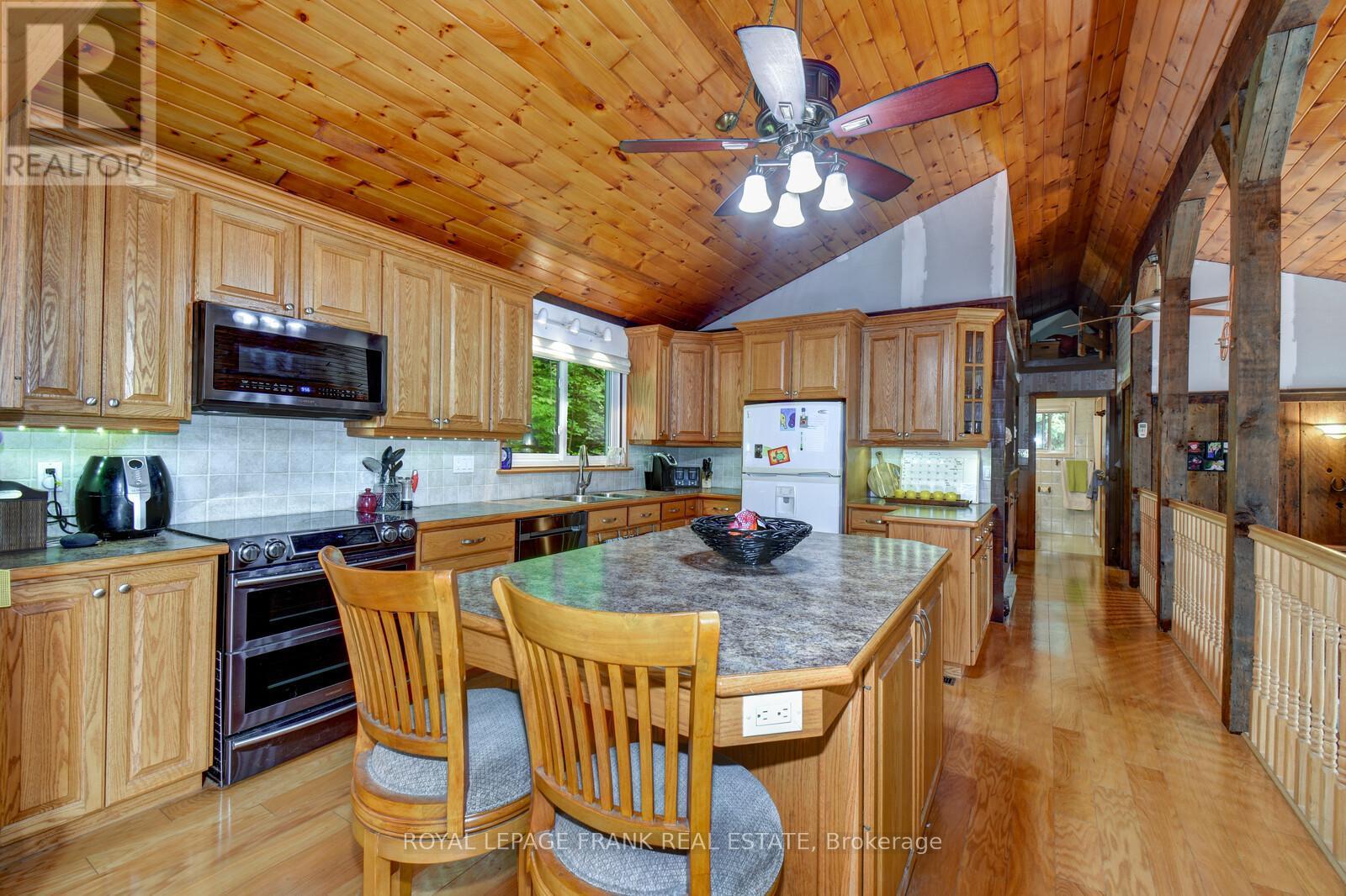 












1013 MERRICK DRIVE

,
Bracebridge (Oakley),




Ontario
P1L1X1

