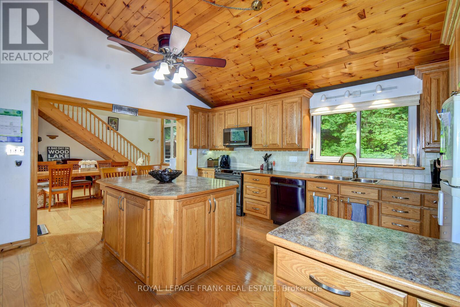 












1013 MERRICK DRIVE

,
Bracebridge (Oakley),




Ontario
P1L1X1

